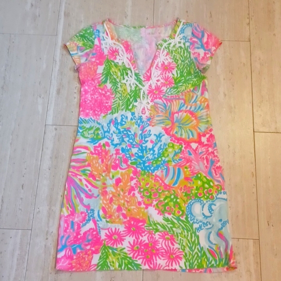 Lilly Pulitzer Dresses & Skirts - Lilly Pulitzer Multi-Colored Floral Design Dress